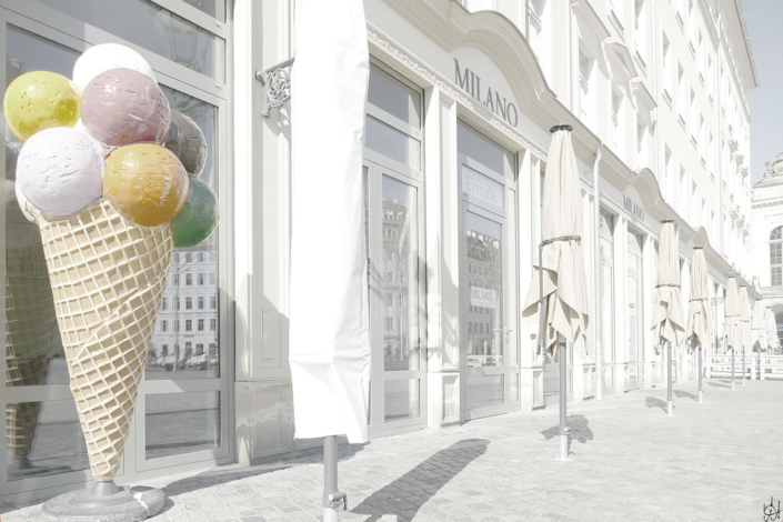 geschlossenes Eiscafe Milano auf dem Dresdner Neumarkt